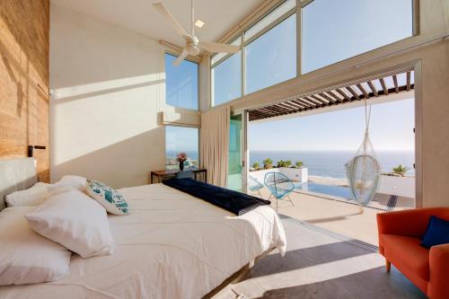 Ένα ή περισσότερα κρεβάτια σε δωμάτιο στο Luxury Ocean-View Villa with Pool By Cerritos Beach