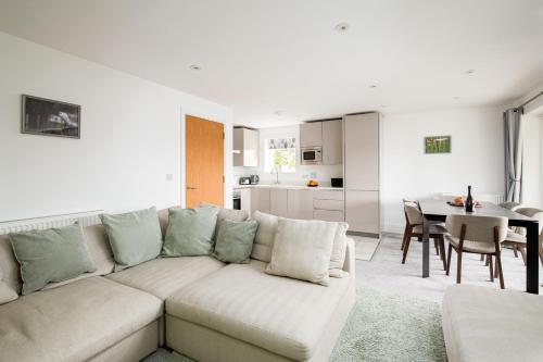 Lakeview apartment with a Spa on a nature reserve Wigeon HM110