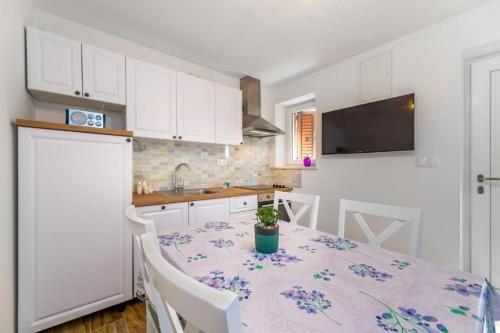 Apartments by the sea Baska, Krk - 22406