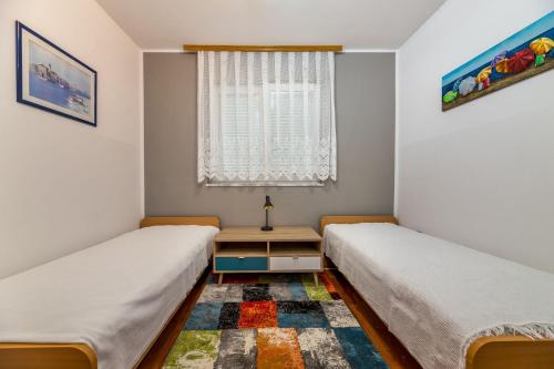 Apartments with parking space Baska, Krk - 22407