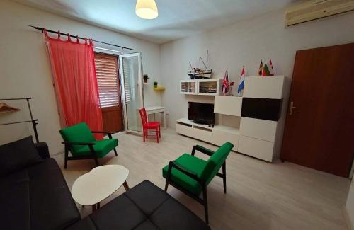 Apartments with parking space Banjol, Rab - 22421
