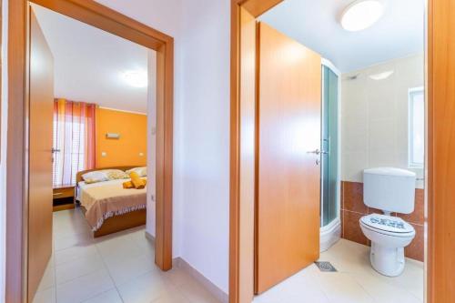 Apartments with parking space Baska, Krk - 22411