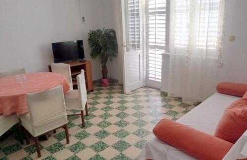 Apartments with parking space Banjol, Rab - 22422
