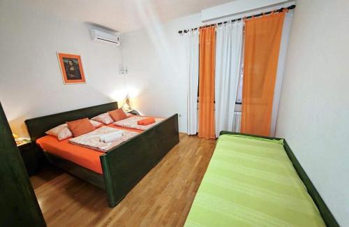 Apartments by the sea Barbat, Rab - 22424