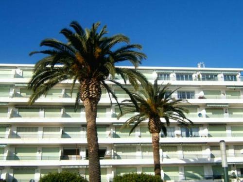 Appartement 2 pièces climatisé face mer avec parking à Sainte-Maxime