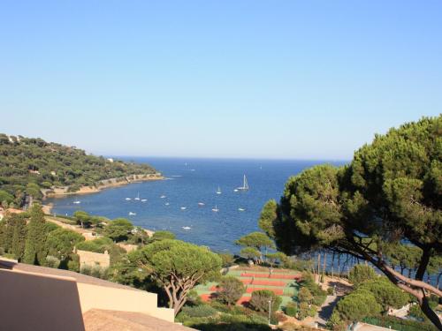 Appartement 4 pièces avec piscine et garage à Sainte-Maxime - FR-1-780-44