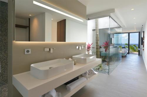 Phòng tắm tại Luxury Vacation Villa 10