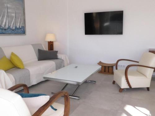 Appartement rénové 3 pièces avec terrasse, climatisation, wifi et garage à Sainte-Maxime