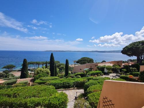 T3 climatisé avec piscine, accès plage privé, Golfe de Saint-Tropez - FR-1-780-58