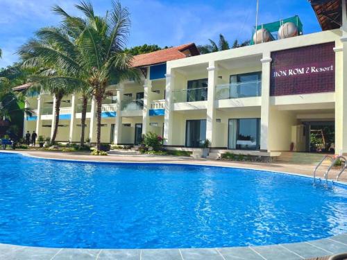 Bazén v ubytování Hòn Rơm 2 Mũi Né Resort - by Bay Luxury nebo v jeho okolí