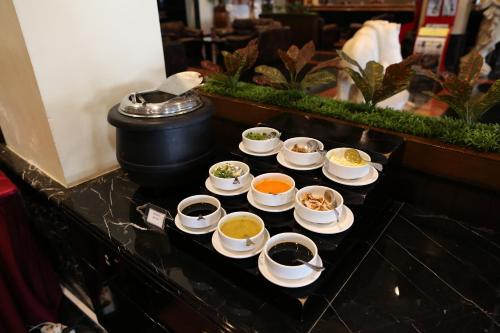 ジャカルタにあるゴールデン ブティック ホテル メラワイの食器