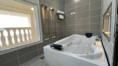 Remaj Hotelにあるバスルーム