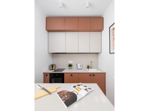 Kuhinja oz. manjša kuhinja v nastanitvi ECRU Design Apartment in City Center WWA46