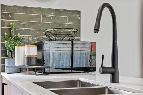 Fotografie z fotogalerie ubytování Storey Time I 2BR Townhouse for Melbourne Travel v Melbourne