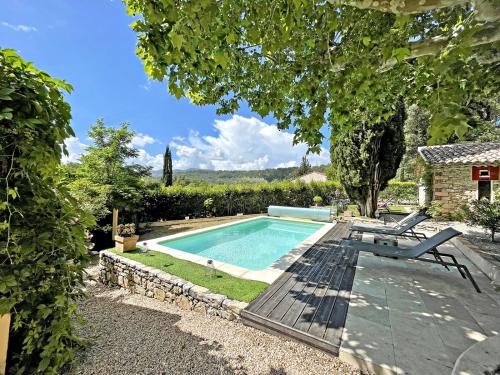 Swimming pool sa o malapit sa La Maison Angele - Maison de famille avec piscine