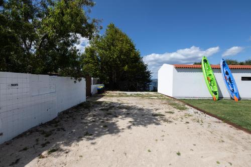 Φωτογραφία από το άλμπουμ του A Factoria Beach House by Prishomes σε Hio