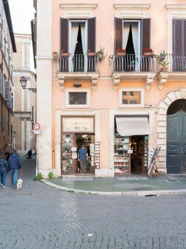 Navona Charming Balcony