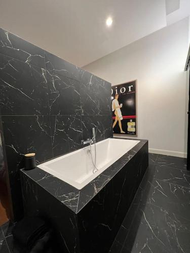 Stunning apartment in the center of Lyon ! photo 11