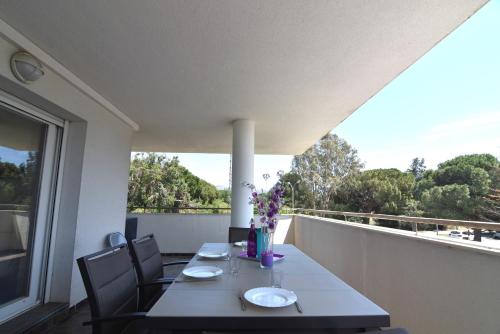 RNET - PORTOMAR 126 - Apartamento en Santa Margarita, Roses: Gran Terraza, Aire Acondicionado, Parking.