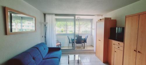 Studio calme à 50m de la plage et petite vue mer