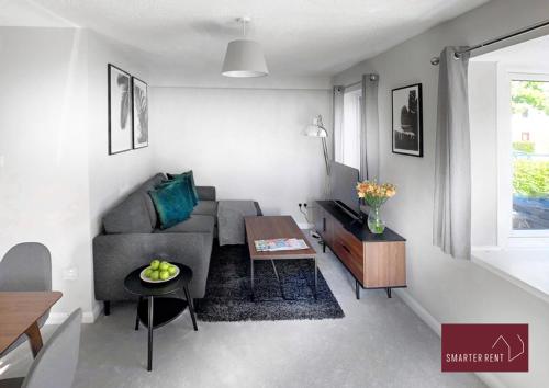Gallery image of Wokingham - 2 Bed Stylish House, Central - Parking in Wokingham