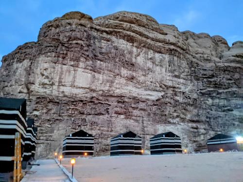 Wadi rum galaxy camp
