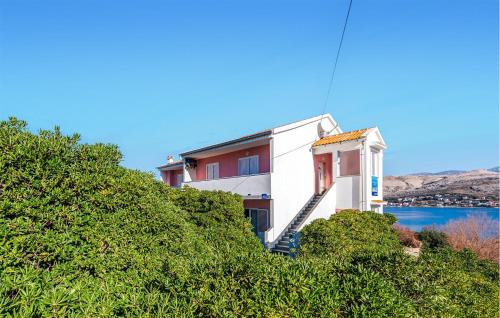 2 Bedroom Stunning Apartment In Pag