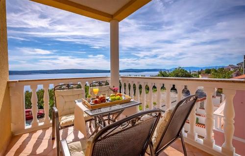 Stunning Apartment In Dramalj