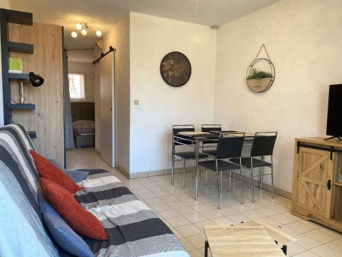 Appartement T1 avec terrasse, tout équipé, proche commodités à Balaruc-les-Bains - FR-1-553-239