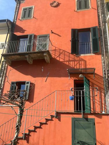 Το κτήριο όπου στεγάζεται  η παραθεριστική κατοικία