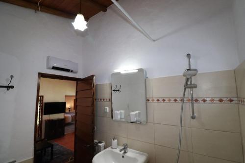 Bilik mandi di Casa Azul