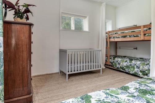 Gallery image of Historic lakeside villa, up to 20 guests - ski, boat in Sunnansjö