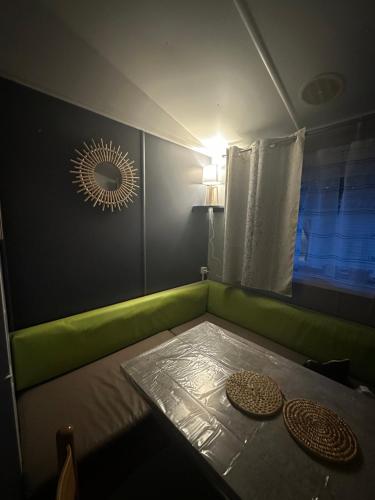 Ruang duduk di Bungalow île D'oleron