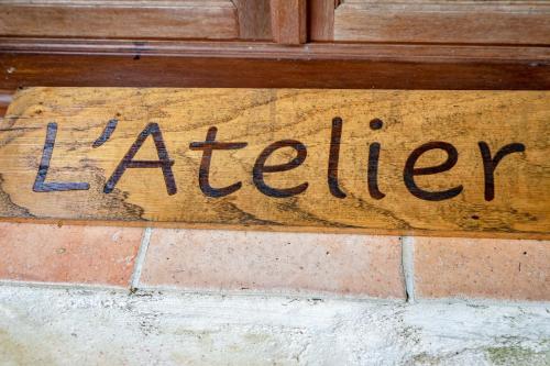 Gallery image of L'atelier - Gite La Tournerie in Gémozac