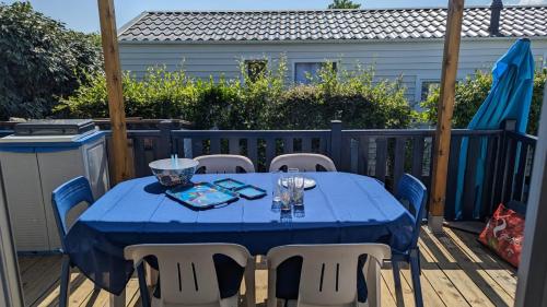 Mobil home avec terrasse camping du gouffre numéro 88 plougrescant