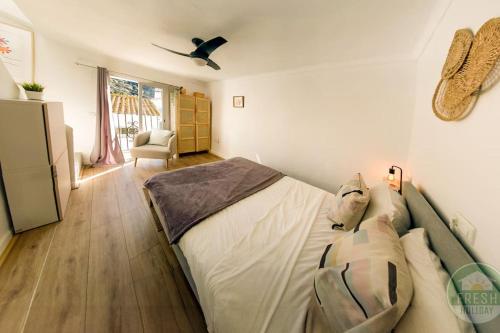 Katil atau katil-katil dalam bilik di Casitalonga - modern 1 bed apartment in Sayalonga