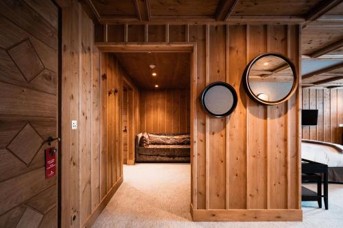 Кровать или кровати в номере Hôtel LA MOURRA