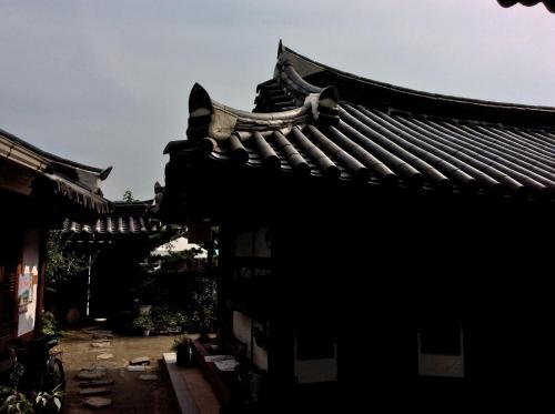 an asian style building with a roof at Yangsajae in Jeonju