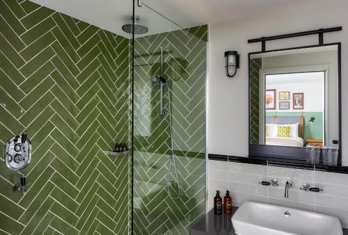 Bilik mandi di Hotel Indigo - Chester by IHG