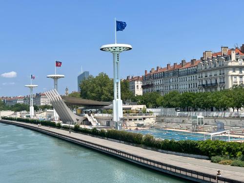 Lyon Premium - Aux Berges du Rhône