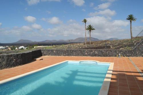 4 bedrooms villa with private pool furnished terrace and wifi at Yaiza