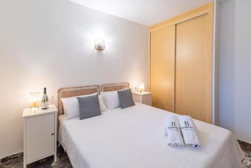 Cozy apartment close to the beach + free parking