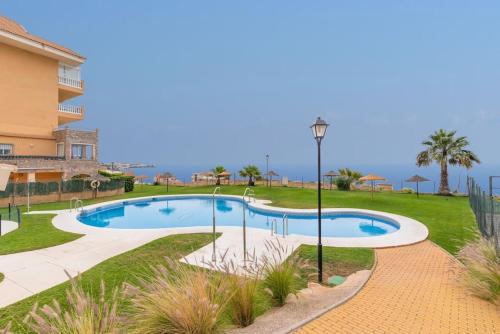 Cozy apartment close to the beach + free parking
