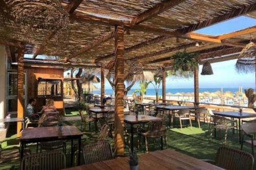 Cozy apartment close to the beach + free parking