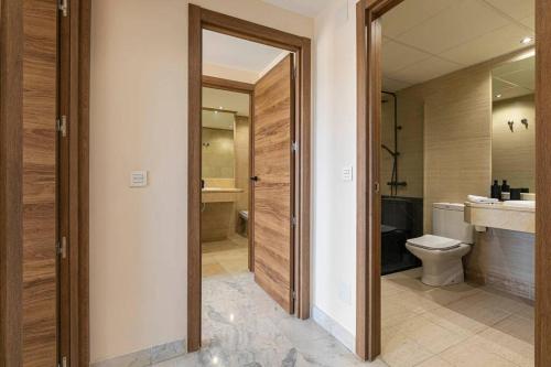 MARBELLA HOME RENTALS - Marina Banus, Puerto Banus, 2BR Luminous pool & parking