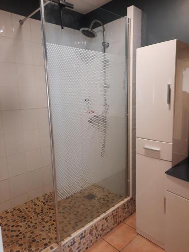 Photo de la galerie de l'établissement Grande chambre lumineuse chez l'habitant, à Aix-en-Provence