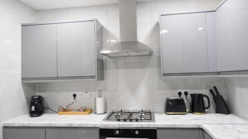ETIHCITY - 3 Bedroom Semi - Free Parking near Etihad Stadium, Tourist attractions, Manchester City Centre, Transport and Motorway Links next to McDonald's - Sky n Netflix photo 41