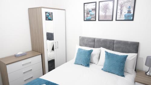 ETIHCITY - 3 Bedroom Semi - Free Parking near Etihad Stadium, Tourist attractions, Manchester City Centre, Transport and Motorway Links next to McDonald's - Sky n Netflix photo 24