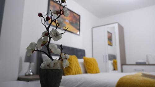 ETIHCITY - 3 Bedroom Semi - Free Parking near Etihad Stadium, Tourist attractions, Manchester City Centre, Transport and Motorway Links next to McDonald's - Sky n Netflix photo 20