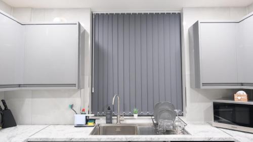 ETIHCITY - 3 Bedroom Semi - Free Parking near Etihad Stadium, Tourist attractions, Manchester City Centre, Transport and Motorway Links next to McDonald's - Sky n Netflix photo 26